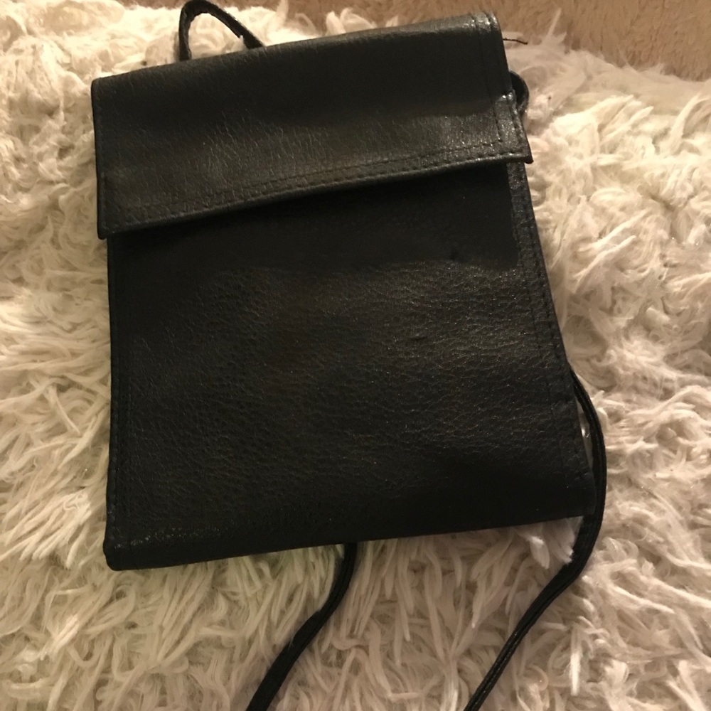 Unlisted purse